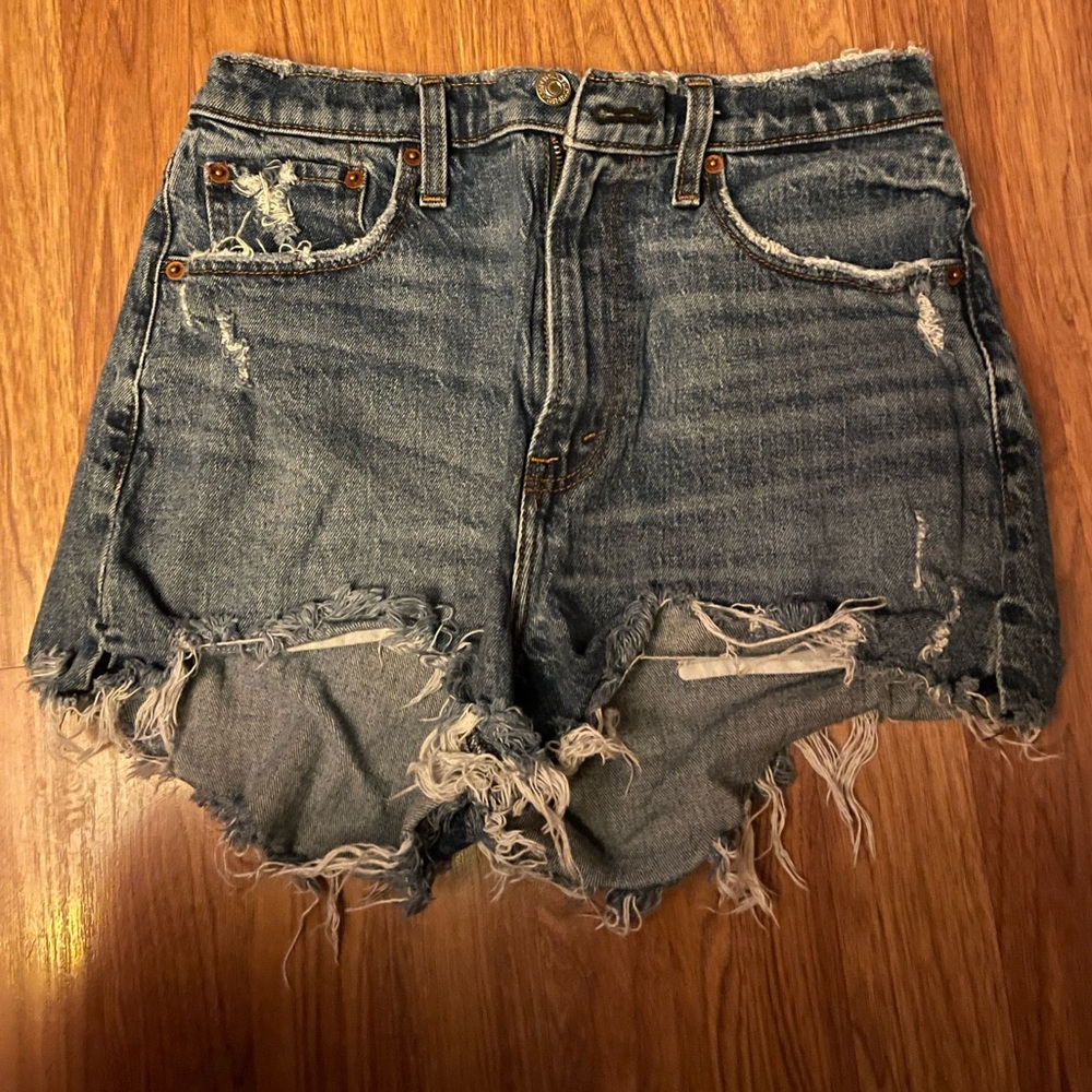 Abercrombie & Fitch High Rise Mom Short Curve Love Size 28/6